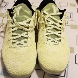 Kobe 11 ghosts of Christmas past